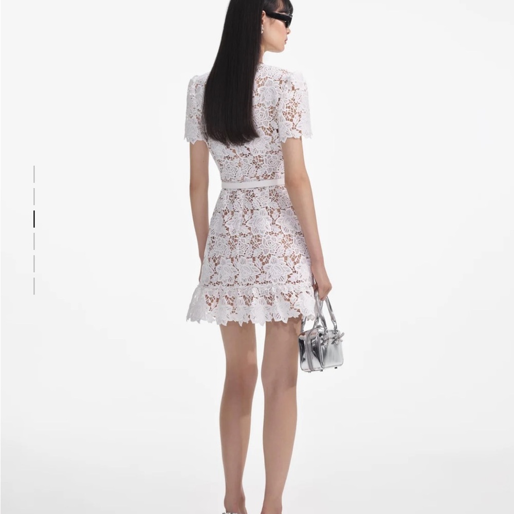 Self-Portrait Floral Lace Mini Dress
Only worn once - Picture 2 of 3